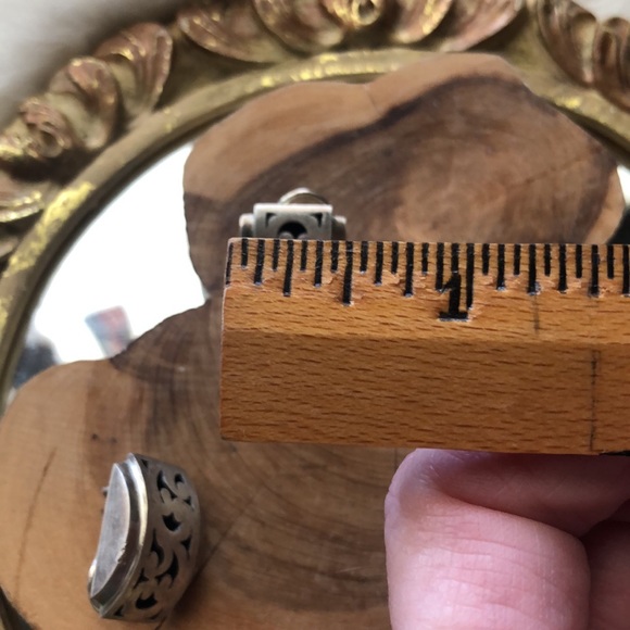 Authentic Lois Hill Clip On Earrings - Picture 12 of 13